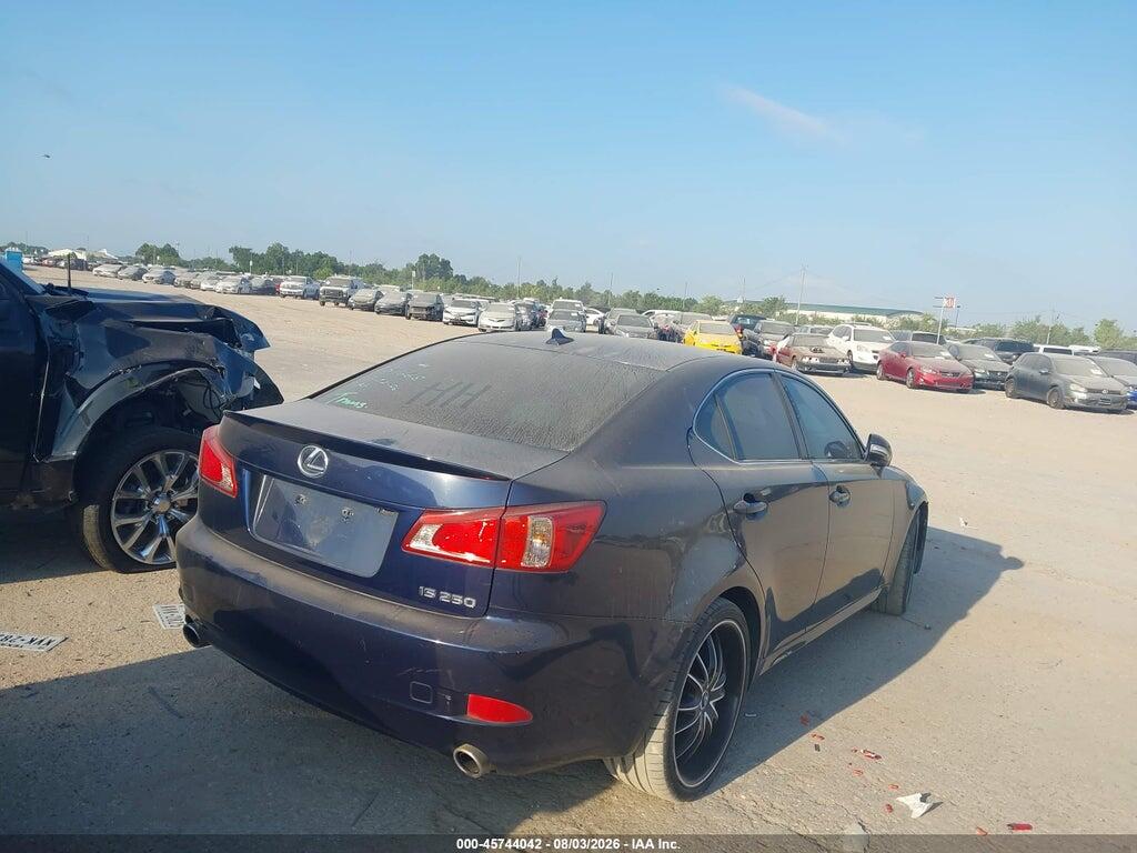 JTHBF5C22B5151668 2011 LEXUS IS 250 photo no. 4