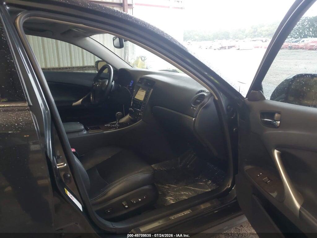 JTHCF5C22B5045712 2011 LEXUS IS 250 photo no. 5