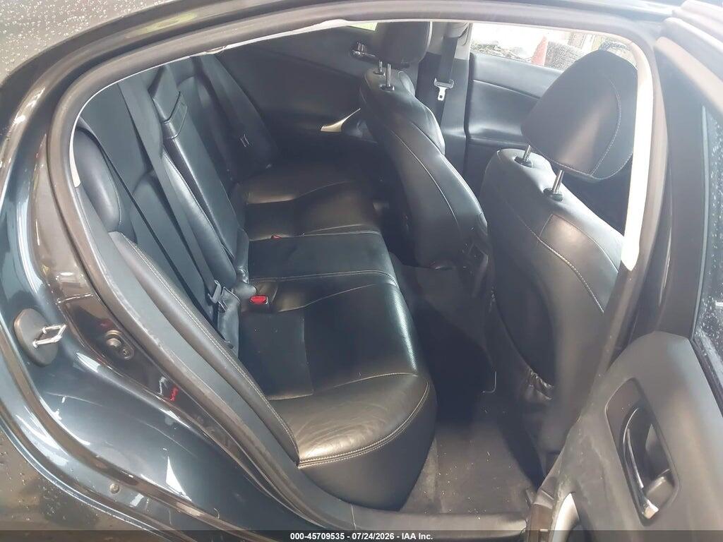 JTHCF5C22B5045712 2011 LEXUS IS 250 photo no. 8