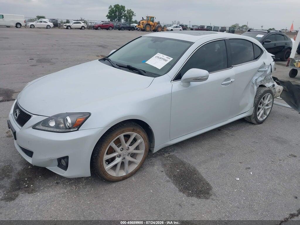 JTHCF5C29B5045352 2011 LEXUS IS 250 photo no. 2