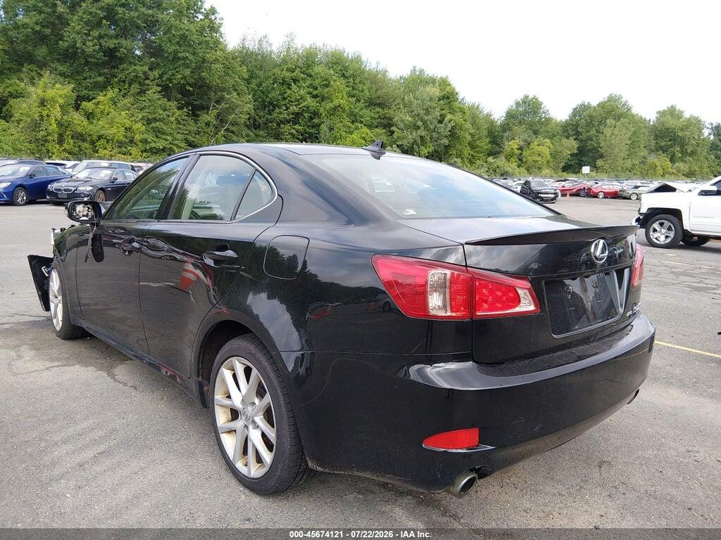 JTHCF5C24B5046408 2011 LEXUS IS 250 photo no. 3