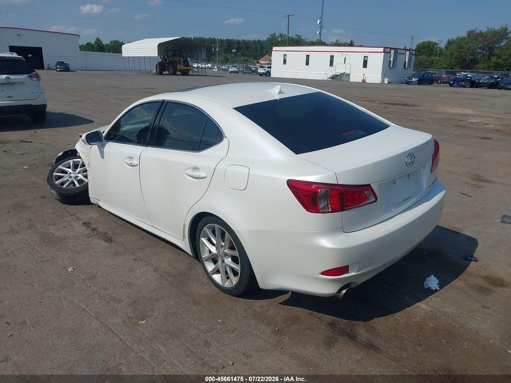 JTHCF5C26B5045812 2011 LEXUS IS 250 photo no. 3