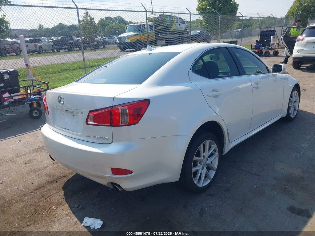 JTHCF5C26B5045812 2011 LEXUS IS 250 photo no. 4