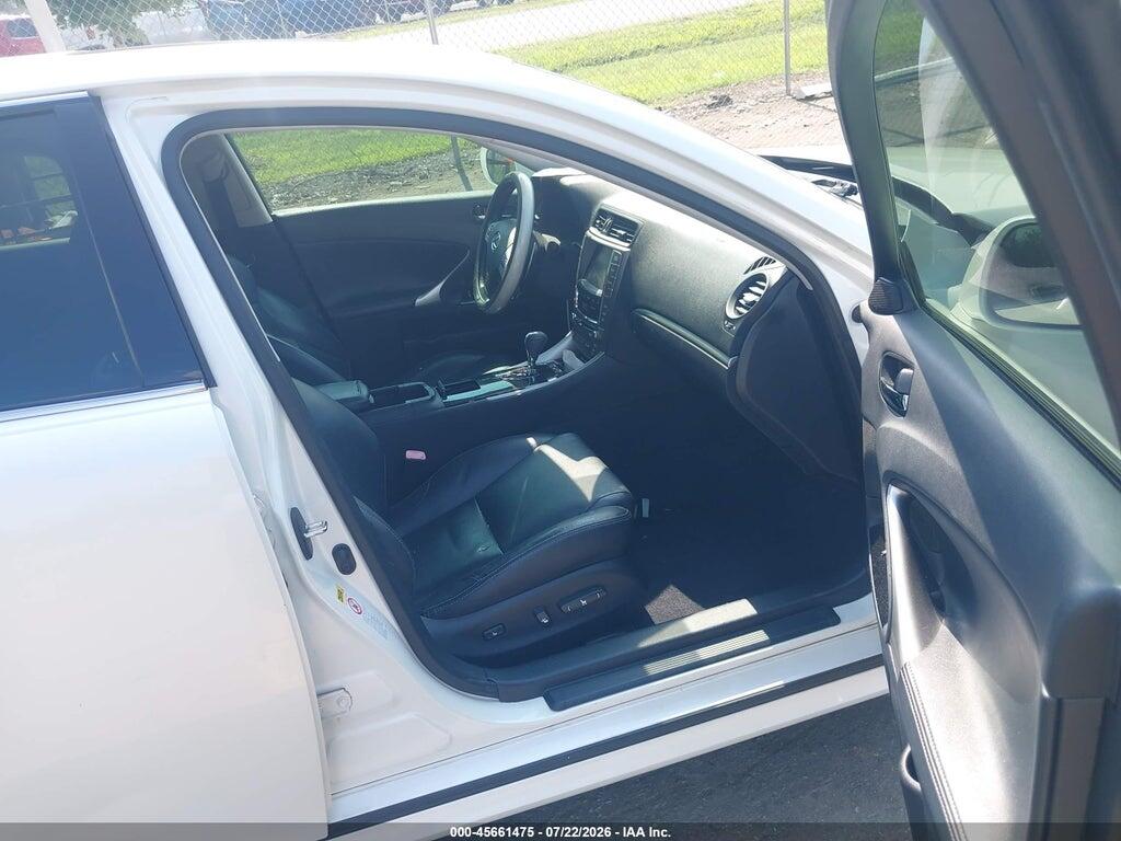 JTHCF5C26B5045812 2011 LEXUS IS 250 photo no. 5