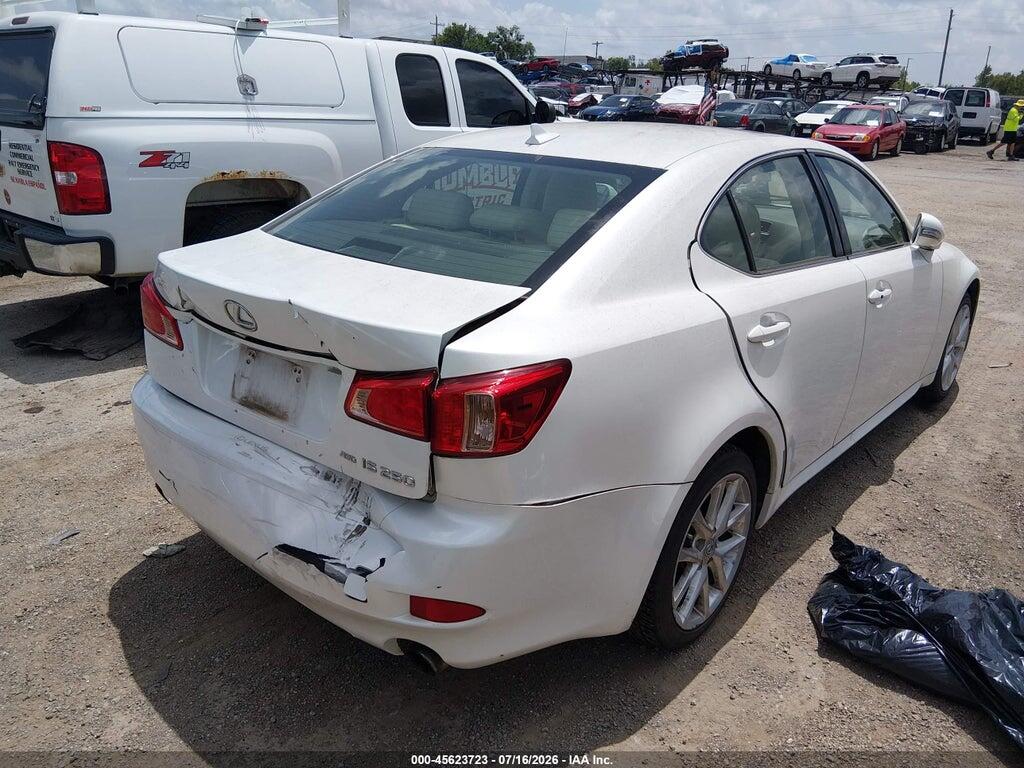 JTHCF5C21B5047368 2011 LEXUS IS 250 photo no. 4