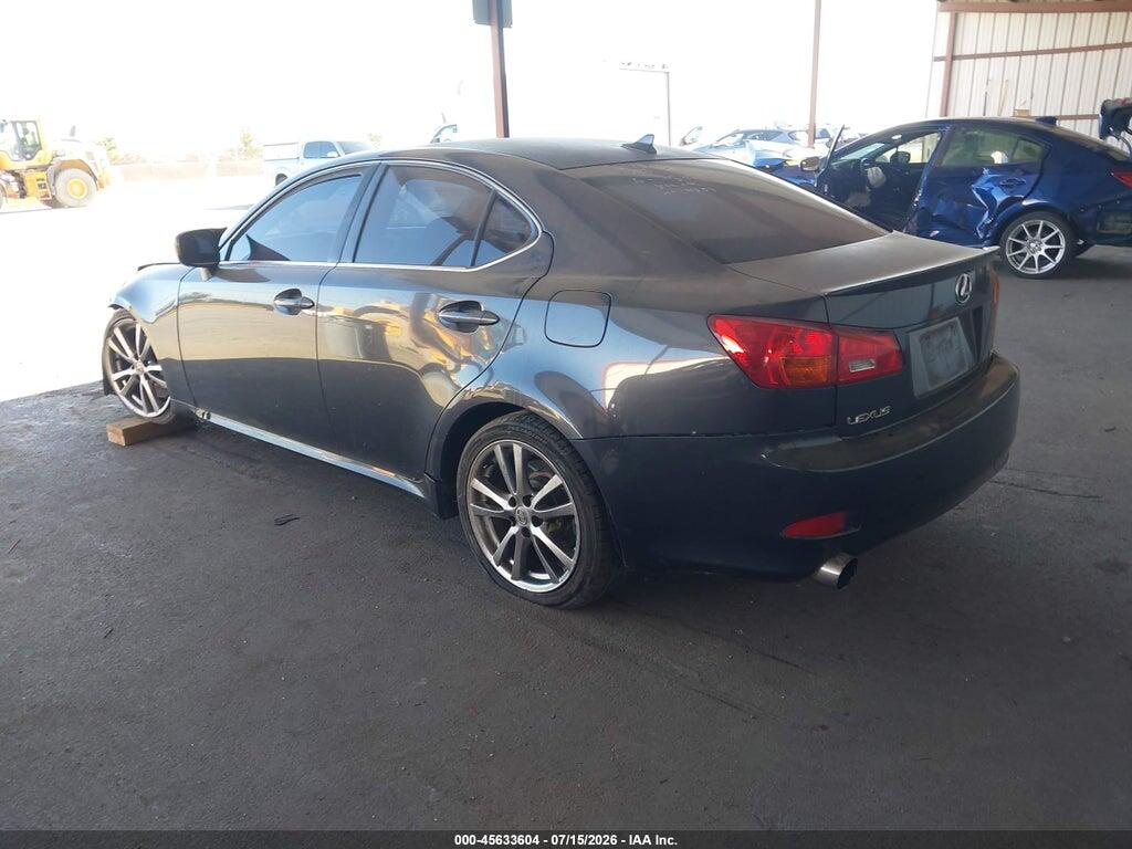JTHBE262X82014453 2008 LEXUS IS photo no. 3