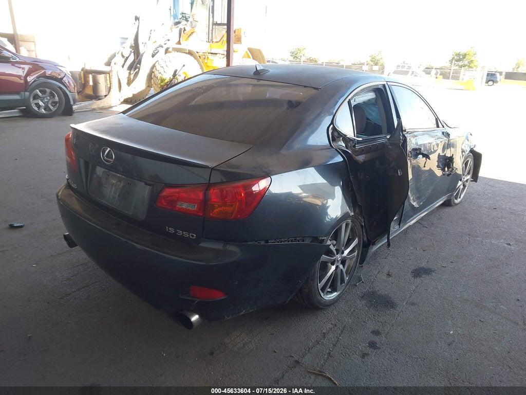 JTHBE262X82014453 2008 LEXUS IS photo no. 4