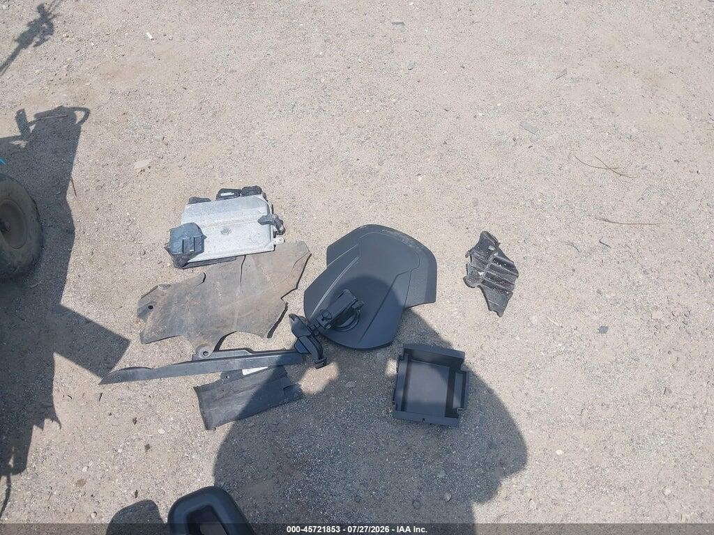1FMCU0G71FUB18754 2015 FORD ESCAPE photo no. 12