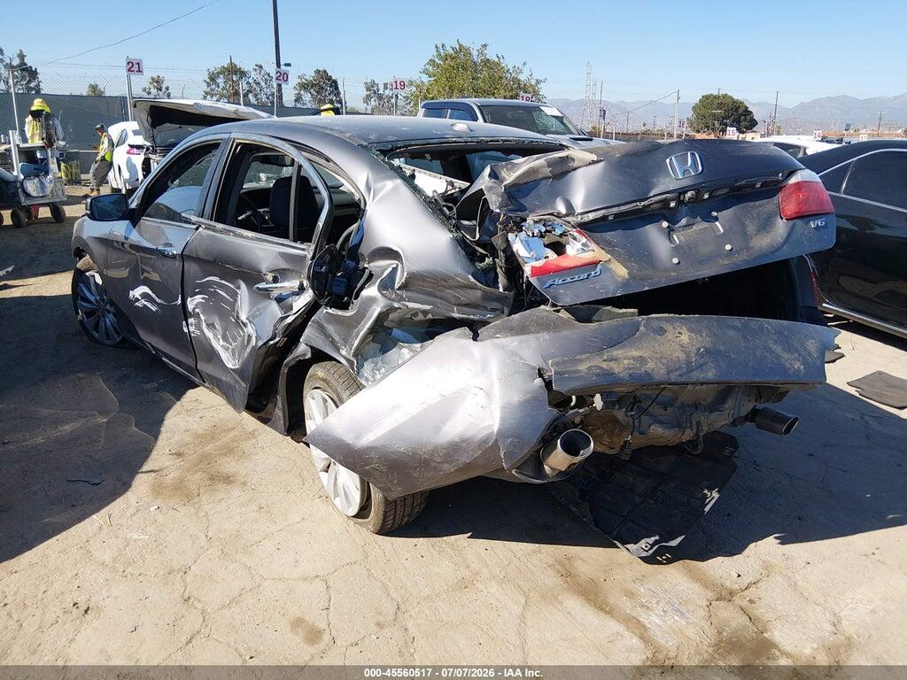 1HGCR3F85DA040884 2013 HONDA ACCORD photo no. 3