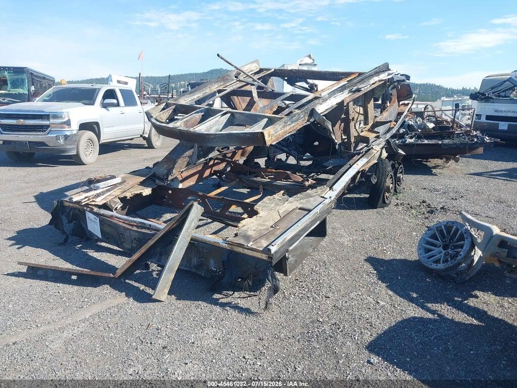 4YDF32026MZ980797 2021 DUTCHMAN YUKON 32 FT photo no. 2