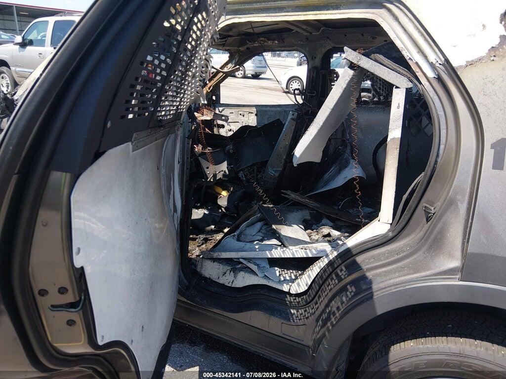 1FM5K8AR2GGB36753 2016 FORD UTILITY POLICE INTERCEPTOR photo no. 8
