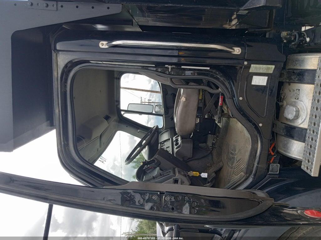 1FVHC5DV2CHBH1466 2012 FREIGHTLINER M2 photo no. 5