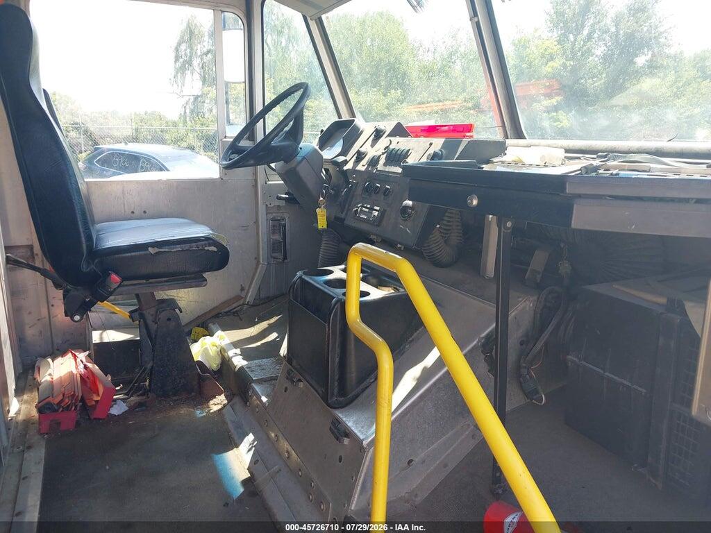 4UZAC3DVXCCBE5496 2012 FREIGHTLINER CHASSIS photo no. 2