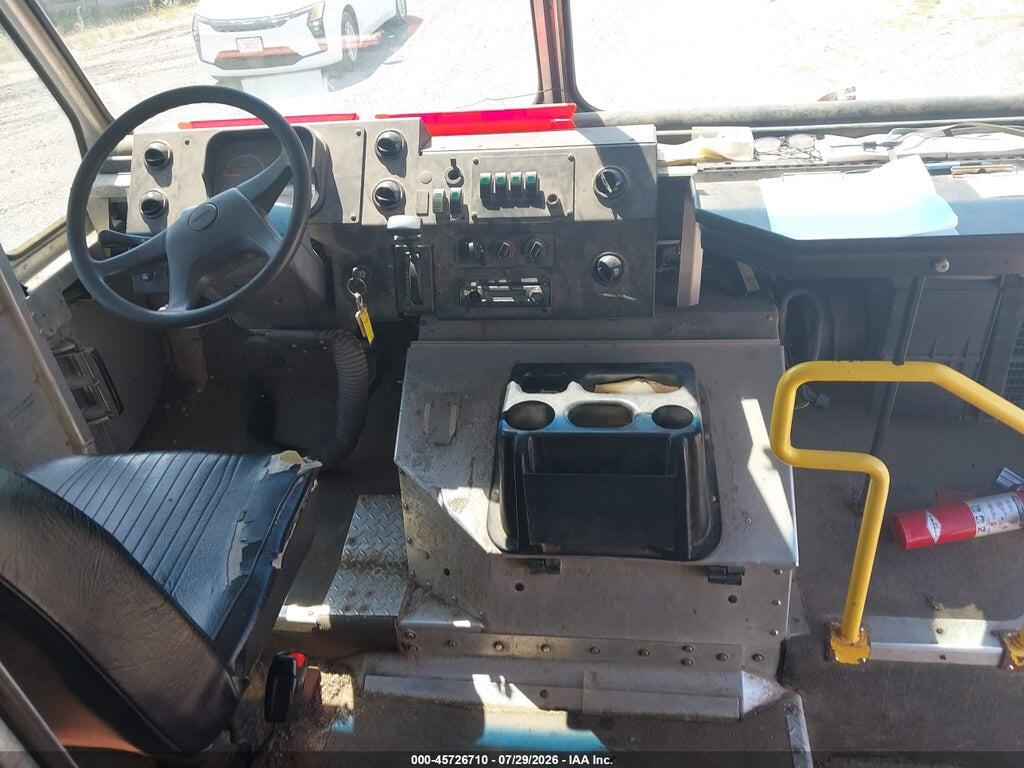 4UZAC3DVXCCBE5496 2012 FREIGHTLINER CHASSIS photo no. 8