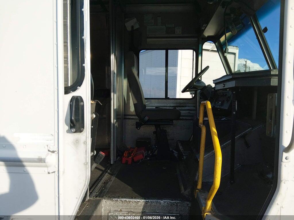 4UZAC3DV6CCBT7142 2012 FREIGHTLINER CHASSIS photo no. 6