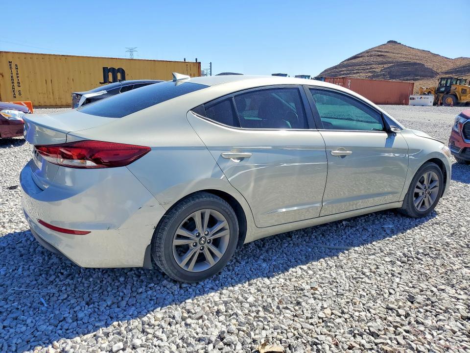 2017 HYUNDAI ELANTRA SE — Фото 3 из 12