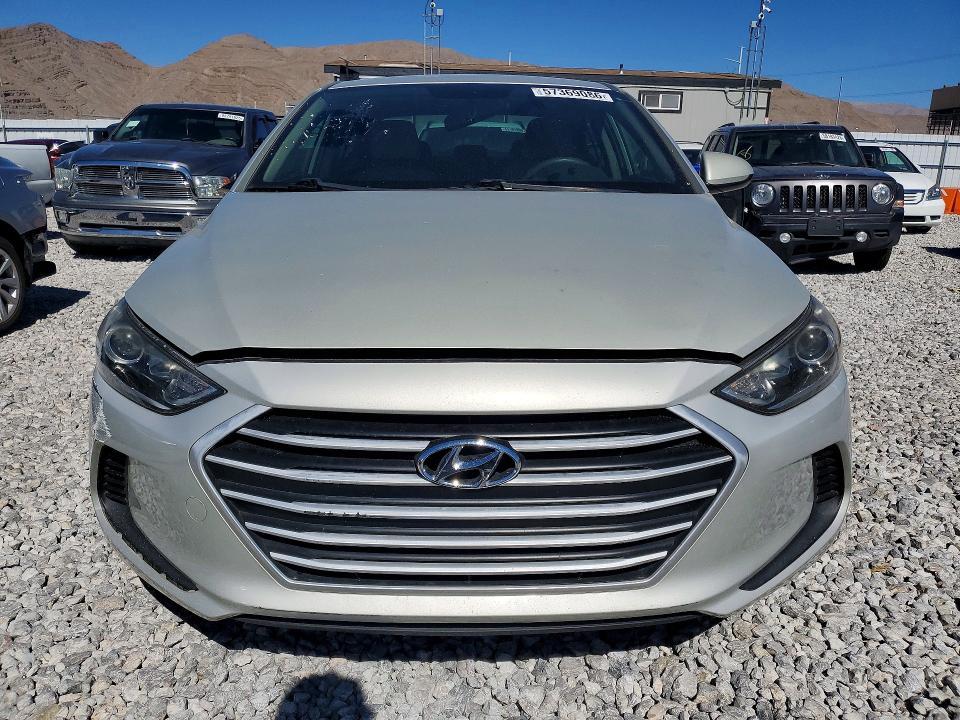 2017 HYUNDAI ELANTRA SE — Фото 5 из 12