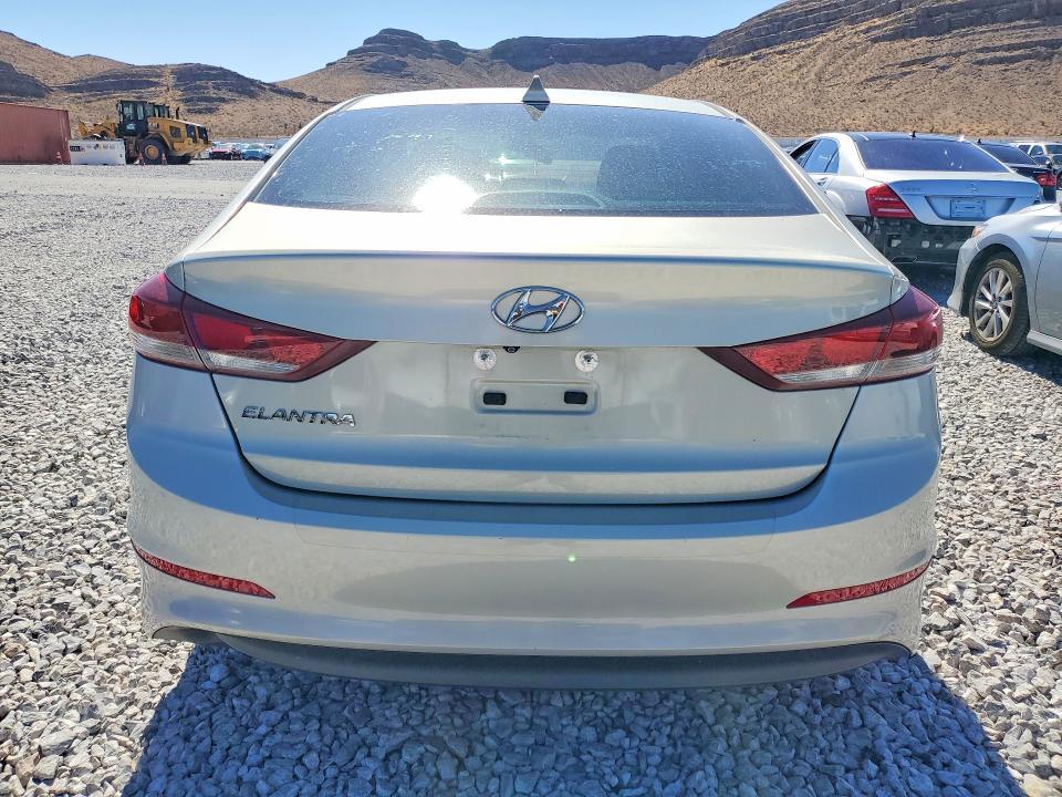2017 HYUNDAI ELANTRA SE — Фото 6 из 12