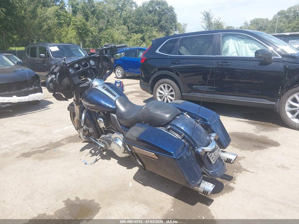 1HD1KBM14EB658945 2014 HARLEY-DAVIDSON FLHX photo no. 3