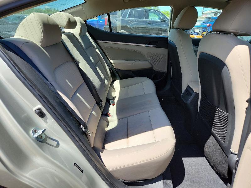 2017 HYUNDAI ELANTRA SE — Фото 10 из 13