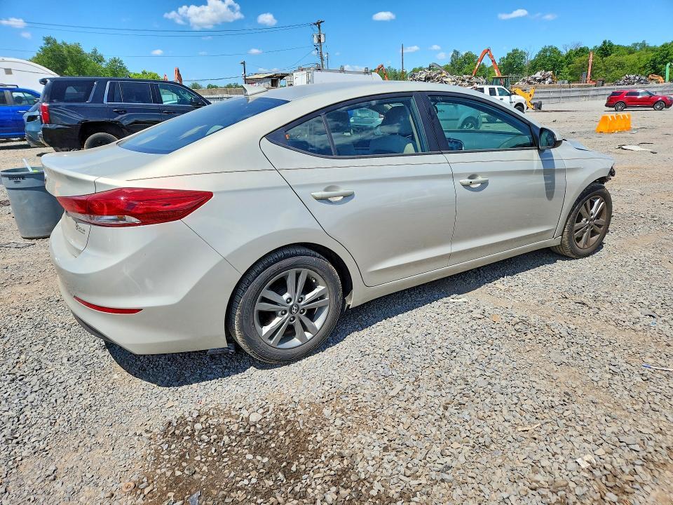 2017 HYUNDAI ELANTRA SE — Фото 3 из 13