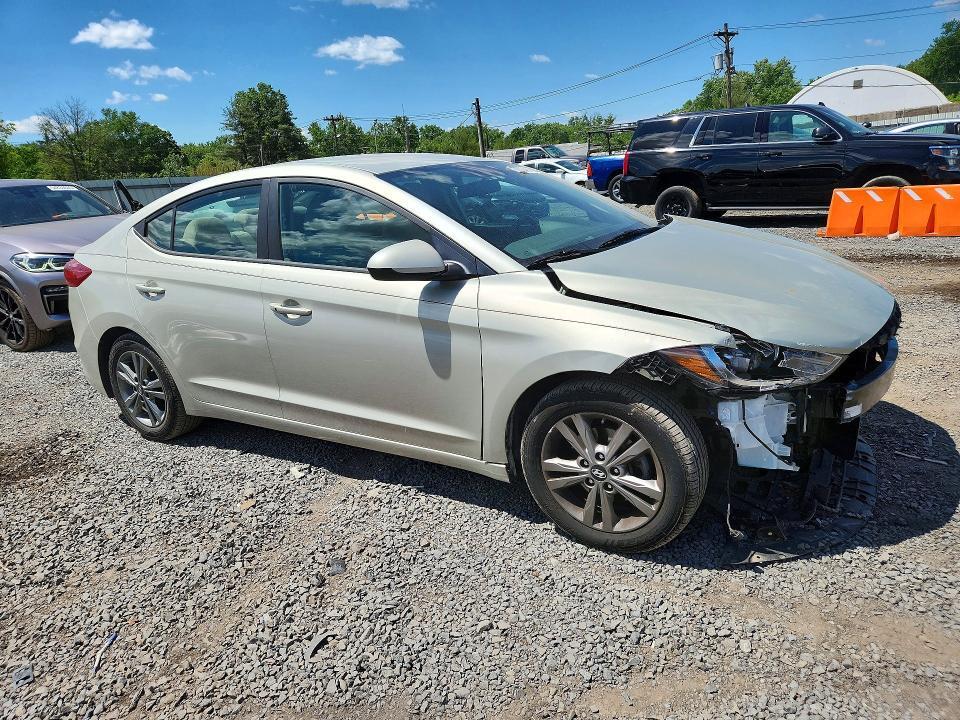 2017 HYUNDAI ELANTRA SE — Фото 4 из 13