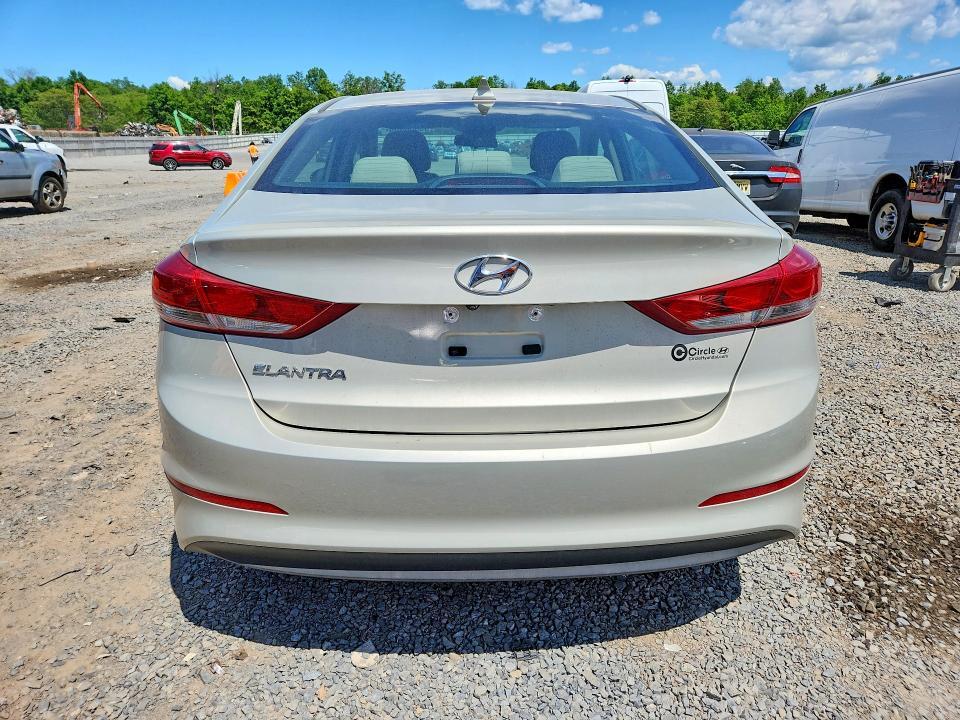 2017 HYUNDAI ELANTRA SE — Фото 6 из 13