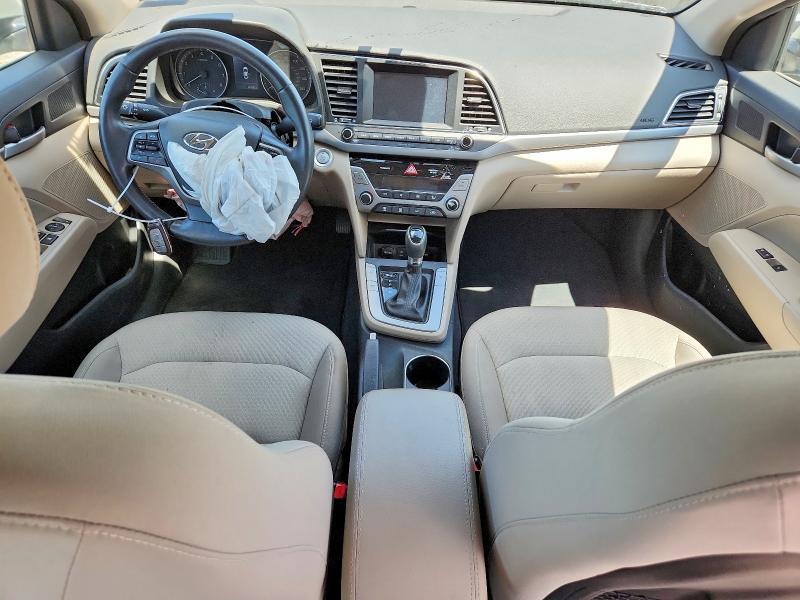 2017 HYUNDAI ELANTRA SE — Фото 8 из 13