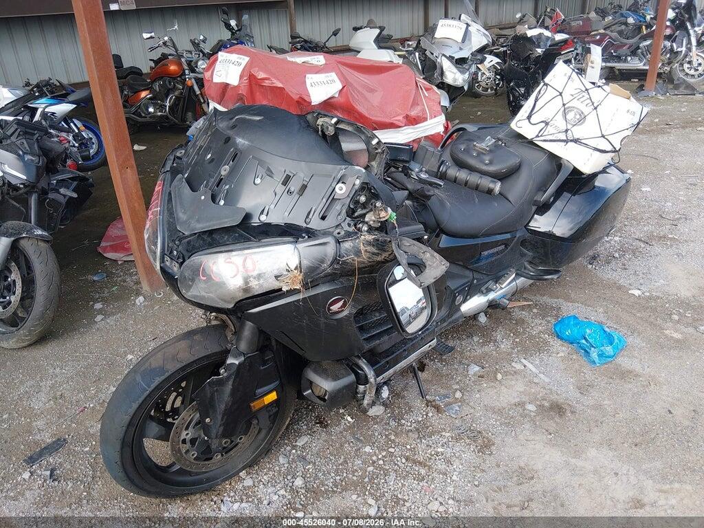 JH2SC6816DK001476 2013 HONDA GL1800 photo no. 2