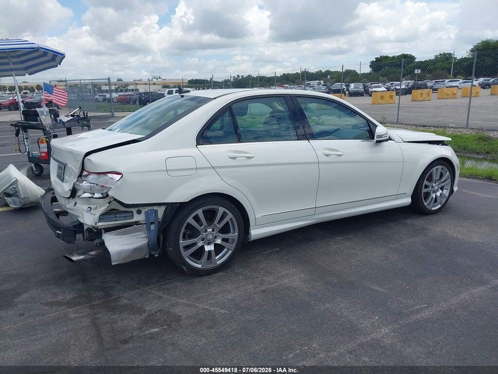 WDDGF5EB0BF656208 2011 MERCEDES-BENZ C 300 photo no. 4