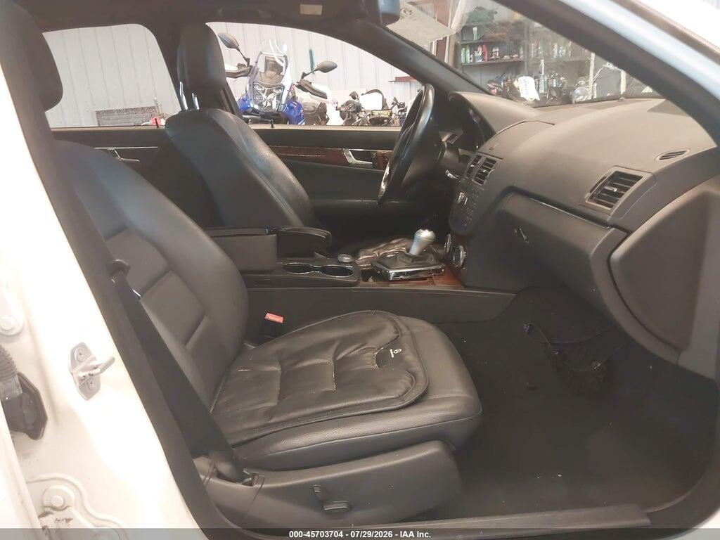 WDDGF8BB8BR174736 2011 MERCEDES-BENZ C 300 photo no. 5