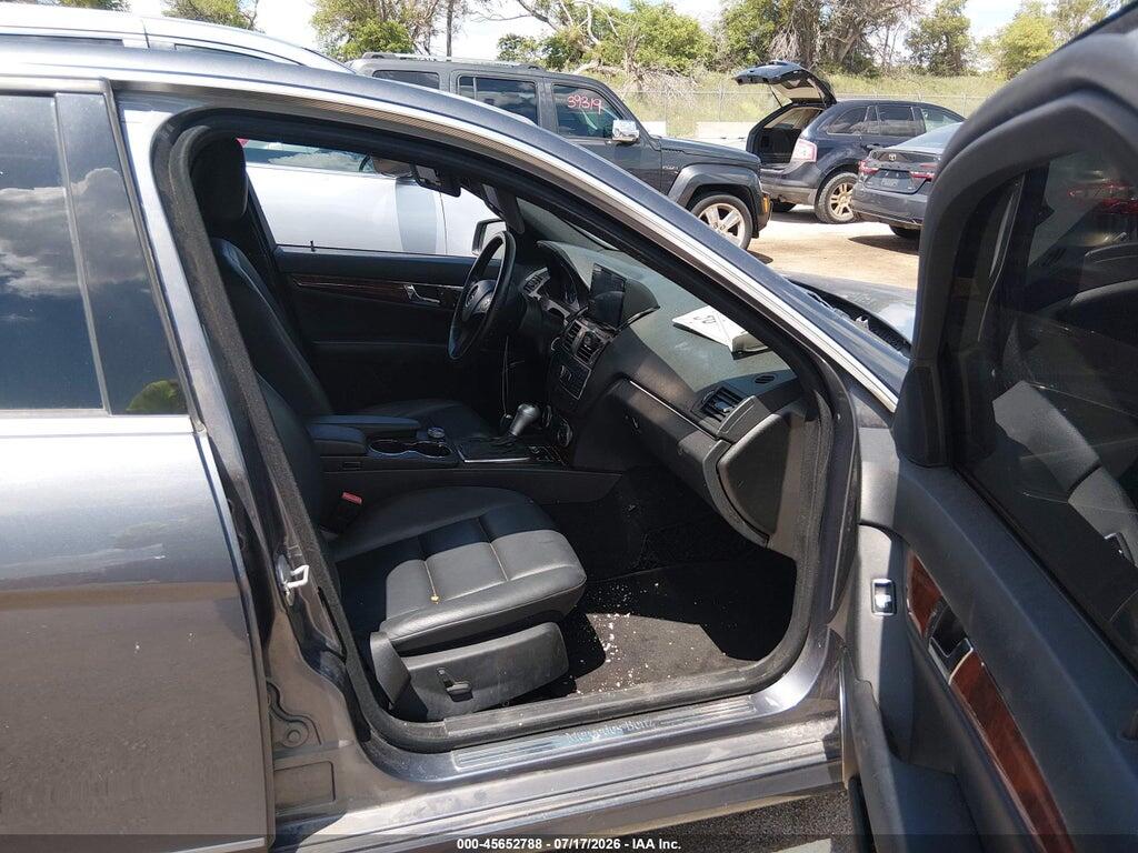 WDDGF8BB5BR180526 2011 MERCEDES-BENZ C 300 photo no. 5