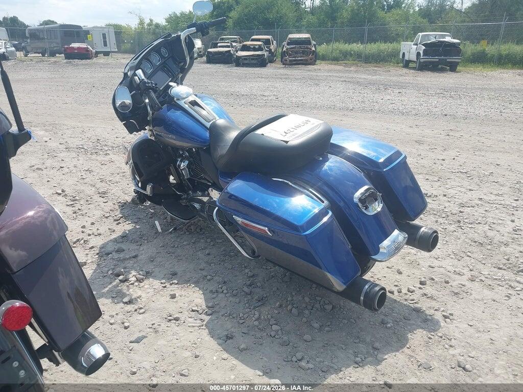 1HD1KED15HB667952 2017 HARLEY-DAVIDSON FLHTK photo no. 3