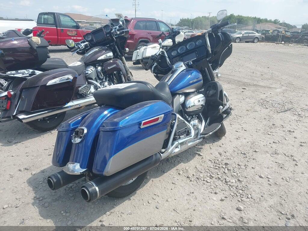 1HD1KED15HB667952 2017 HARLEY-DAVIDSON FLHTK photo no. 4