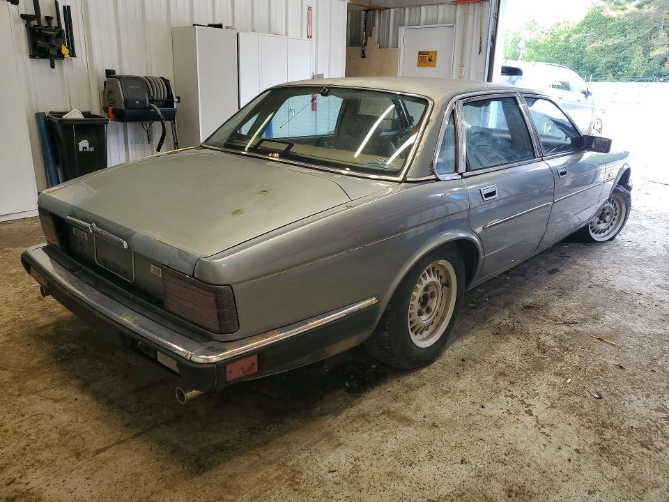 SAJHY1543KC581123 1989 JAGUAR XJ6 photo no. 3