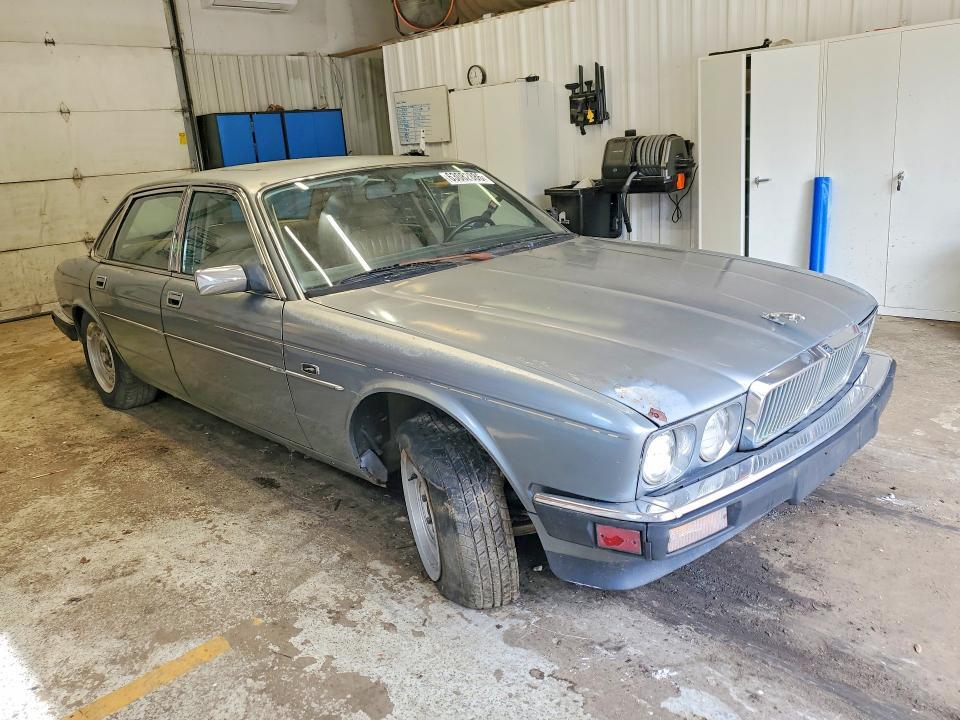 SAJHY1543KC581123 1989 JAGUAR XJ6 photo no. 4