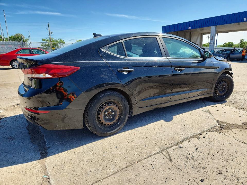 2017 HYUNDAI ELANTRA SE — Фото 3 из 13