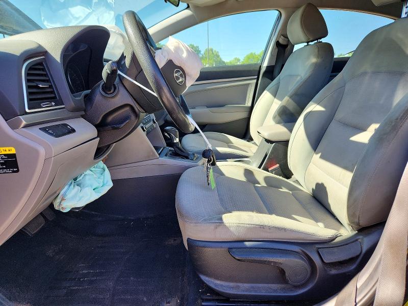 2017 HYUNDAI ELANTRA SE — Фото 7 из 13