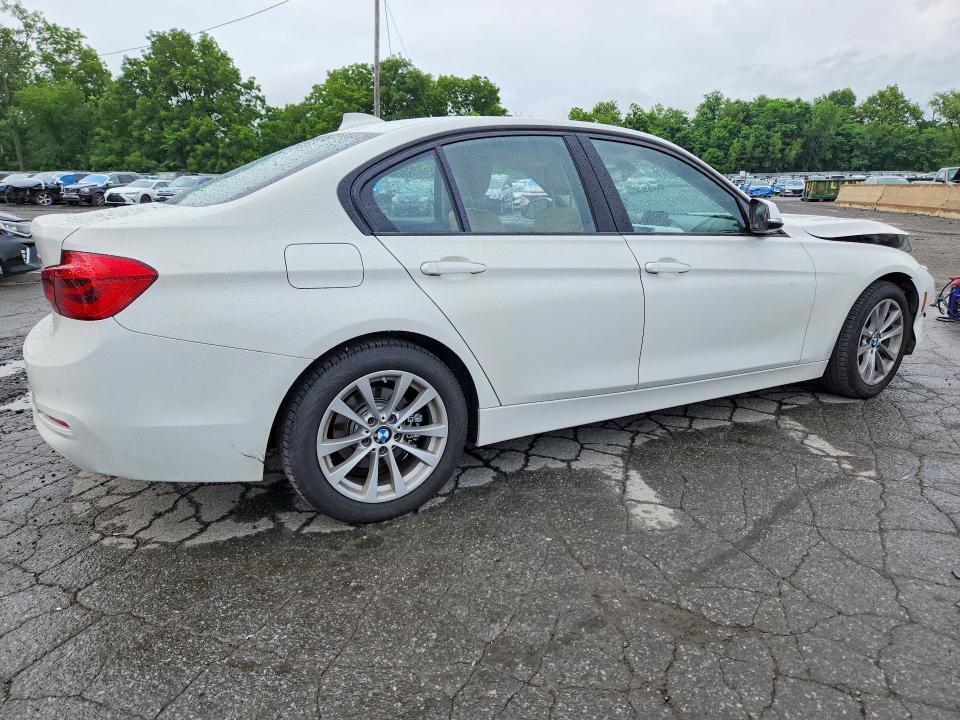 WBA8A3C53JA487132 2018 BMW 320 photo no. 3