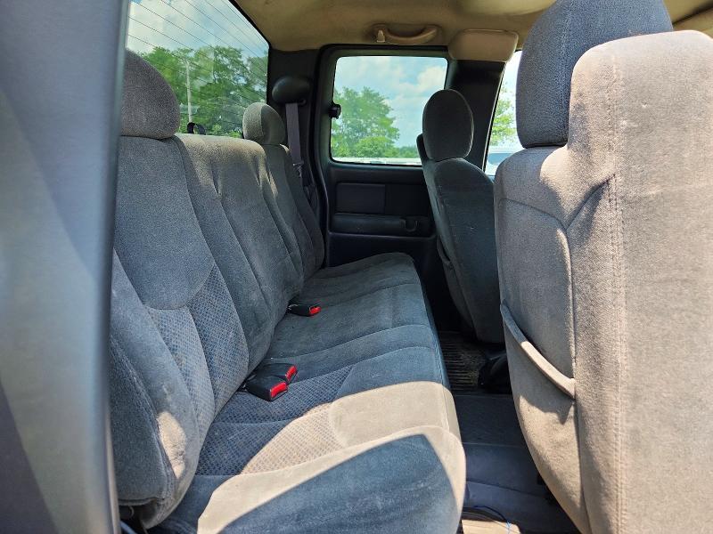 2004 CHEVROLET SILVERADO K2500 HEAVY DUTY — Фото 10 из 12