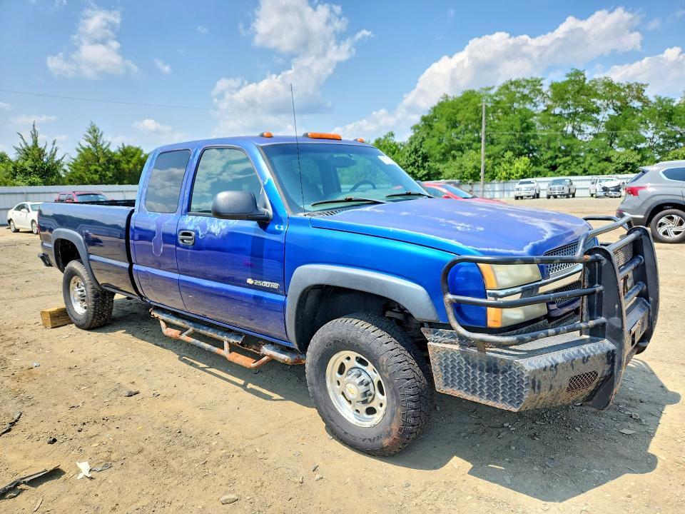2004 CHEVROLET SILVERADO K2500 HEAVY DUTY — Фото 4 из 12