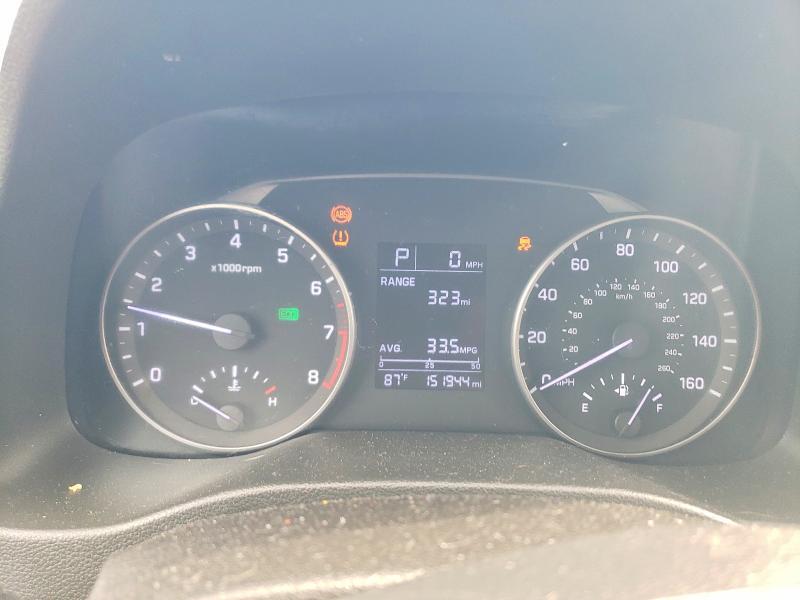2017 HYUNDAI ELANTRA SE — Фото 9 из 12