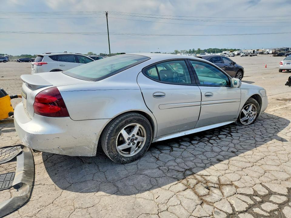 2004 PONTIAC GRAND PRIX GT2 — Фото 3 из 13