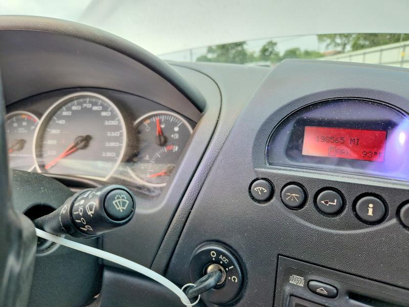 2004 PONTIAC GRAND PRIX GT2 — Фото 9 из 13