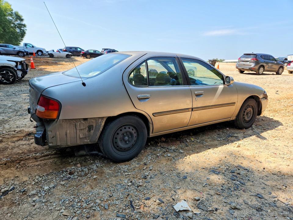 1999 NISSAN ALTIMA XE — Фото 3 из 12