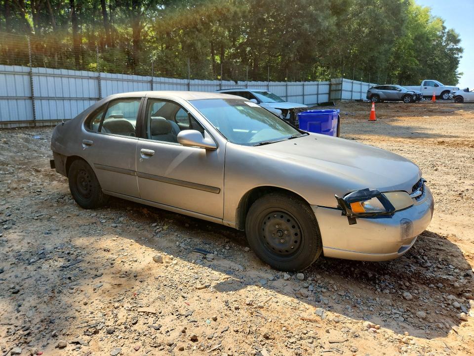 1999 NISSAN ALTIMA XE — Фото 4 из 12