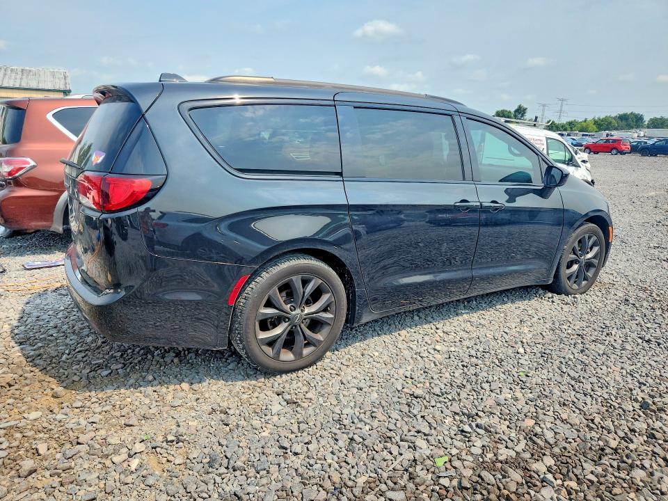 2018 CHRYSLER PACIFICA TOURING L — Фото 3 из 13