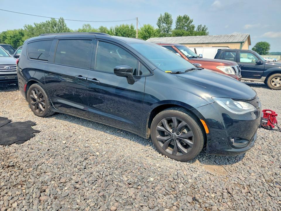 2018 CHRYSLER PACIFICA TOURING L — Фото 4 из 13