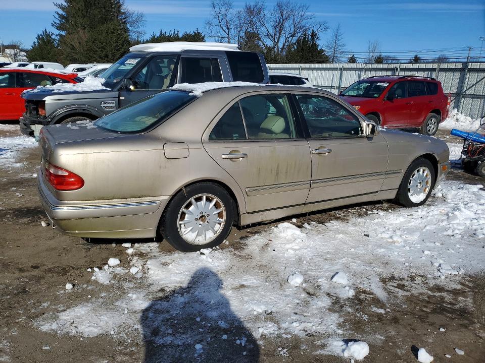 2000 MERCEDES-BENZ E 320 — Фото 3 из 12