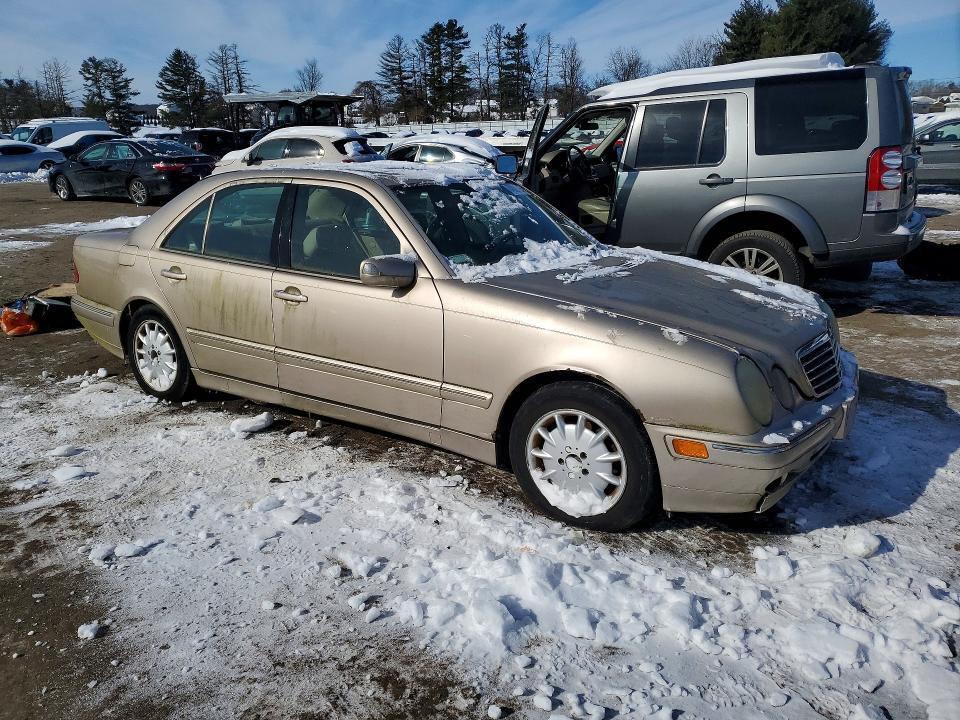 2000 MERCEDES-BENZ E 320 — Фото 4 из 12